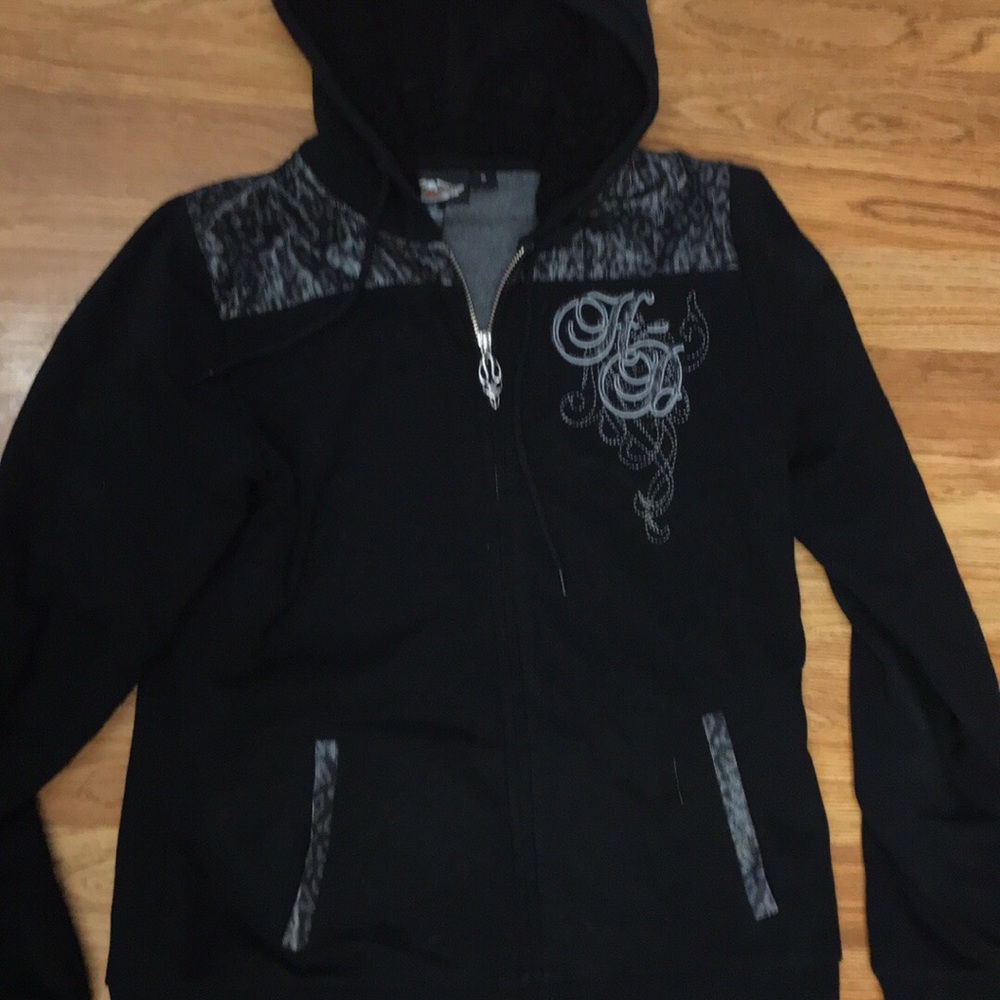 Woman’s Harley Davidson sweatshirt